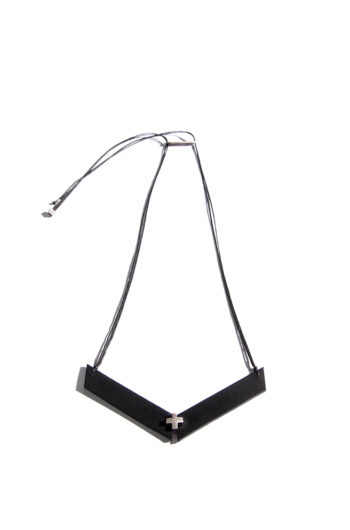 CROSS_V_necklace